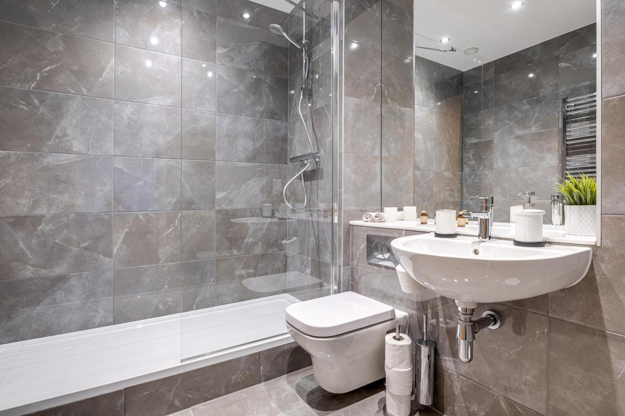 Pluxa Moonstone Metropolis Luxury Getaway In Birmingham City Centre Экстерьер фото