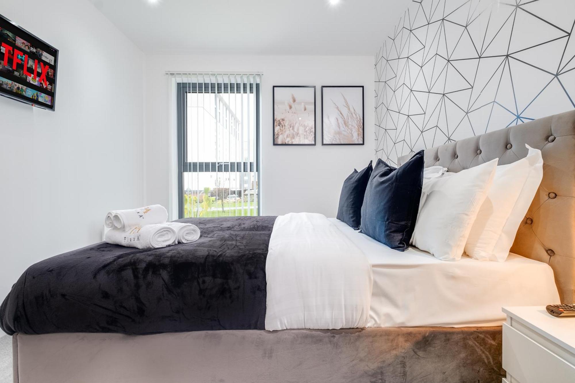 Pluxa Moonstone Metropolis Luxury Getaway In Birmingham City Centre Экстерьер фото